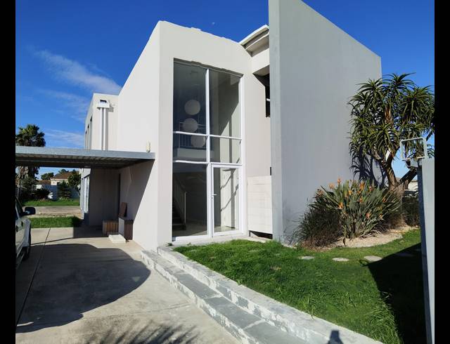 3 BEDROOM FREEHOLD FOR SALE IN WINDSOR PARK